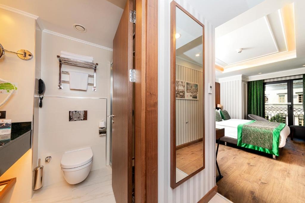 هتل موکارناس پرا